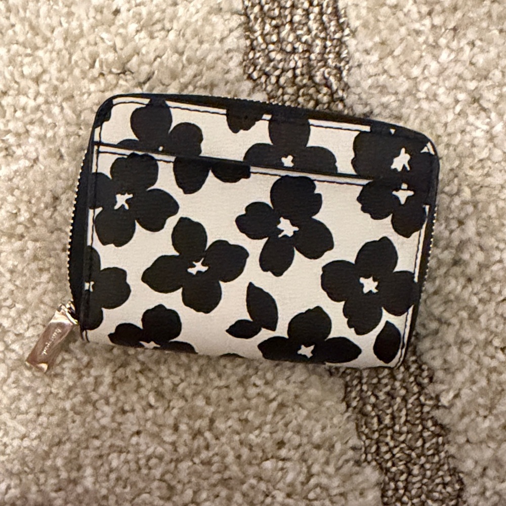 Kate Spade Black and White Floral Wallet - Picture 3 of 4